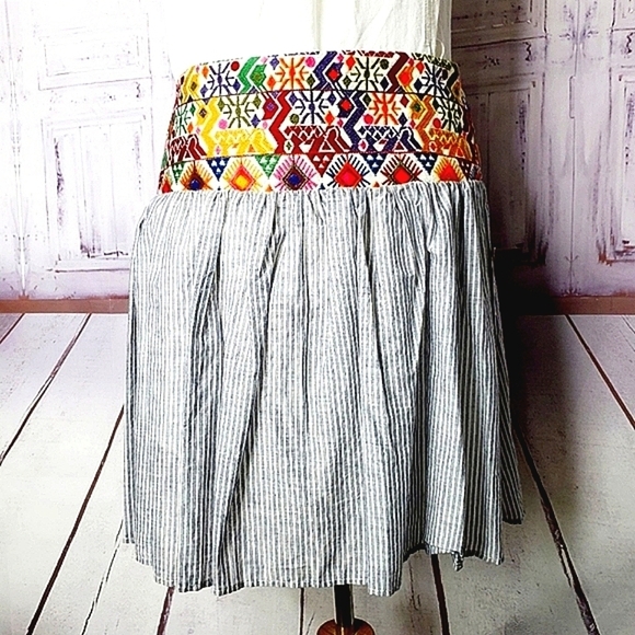 Signature Studio Multicolor Patterned Skirt - Picture 3 of 16